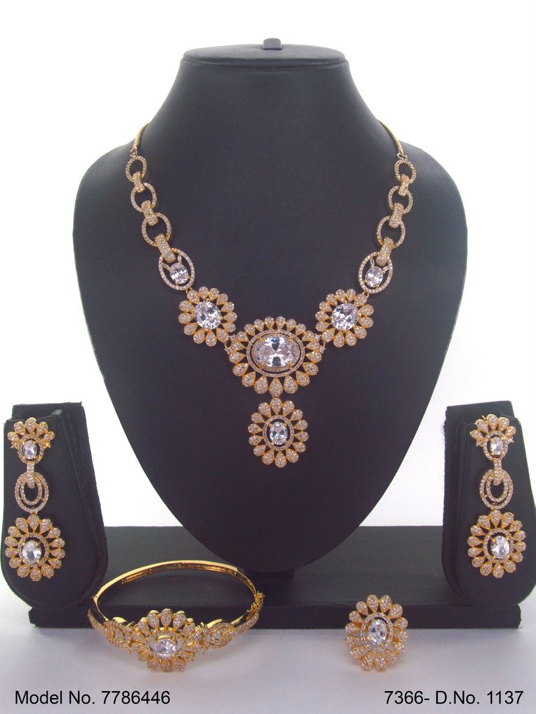 Amazing Traditional Jewelry Set