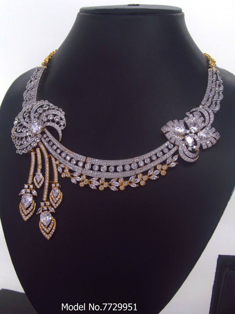 Traditional Necklaces in Trend