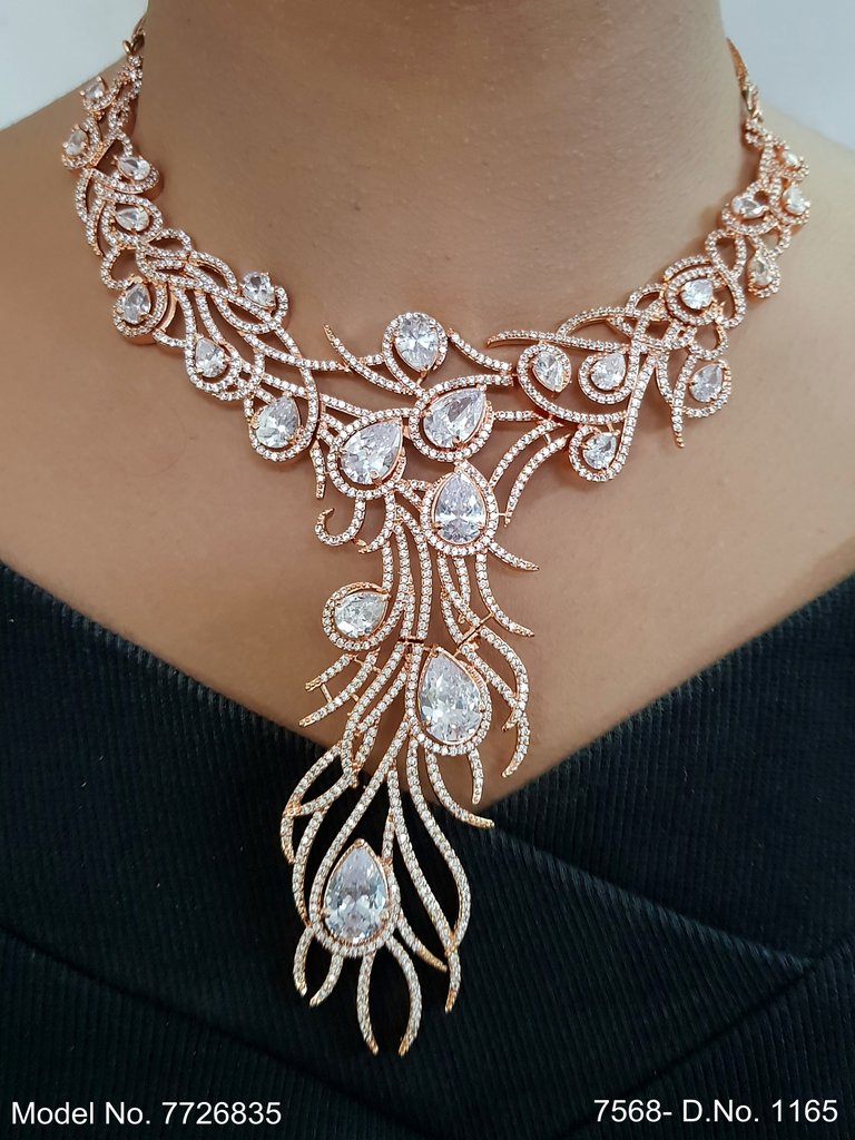 Traditional Necklaces in Trend