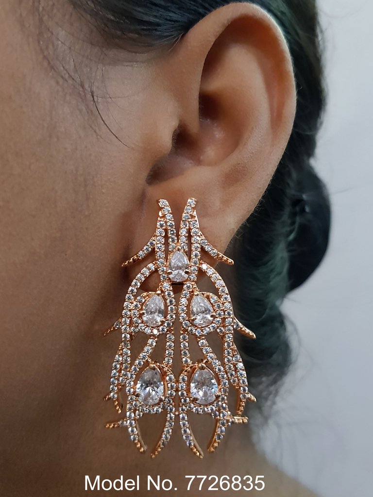 Traditional Necklaces in Trend