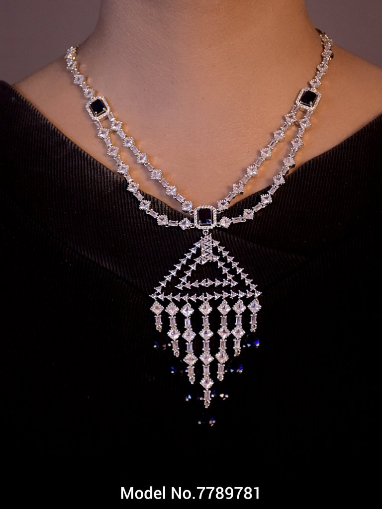 Traditional yet Trendy Design | Ideal for your Parties !