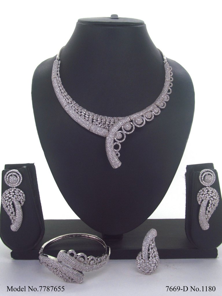 Bridesmaid Necklace Set for Traditional Weddings