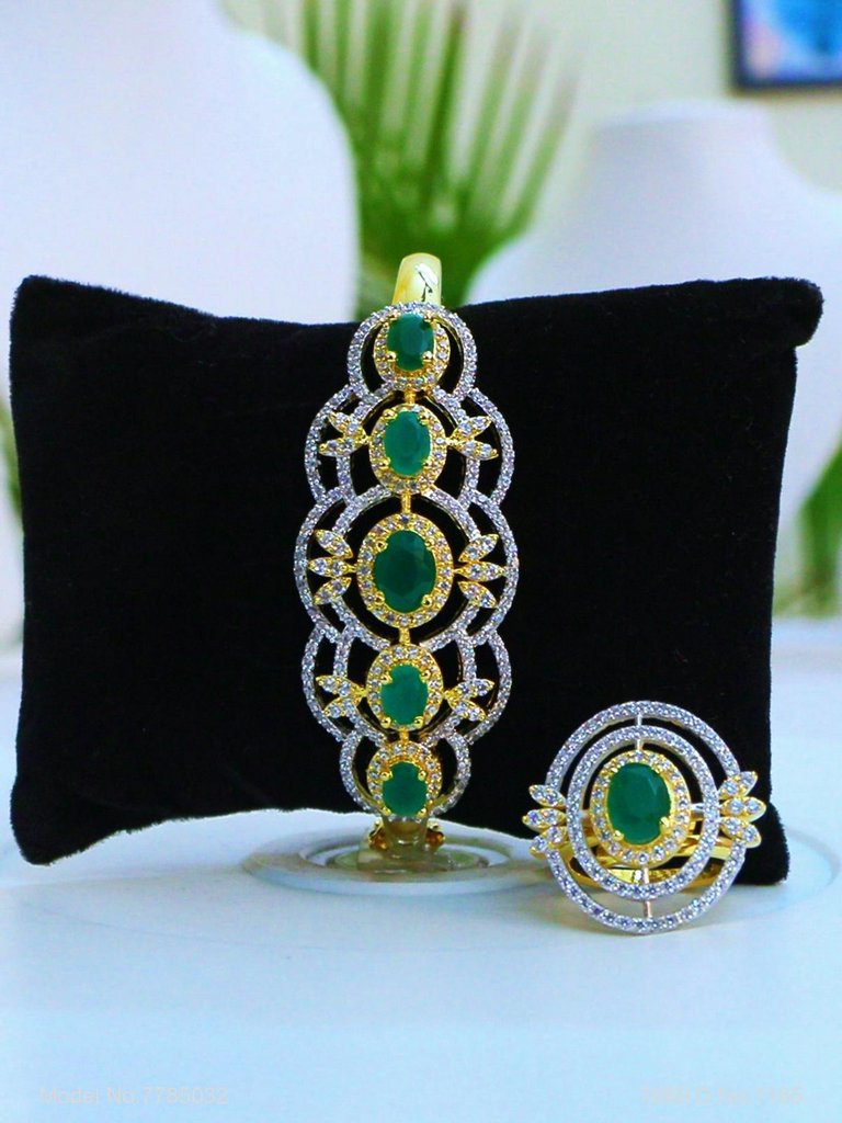 Amazing Traditional Jewelry Set