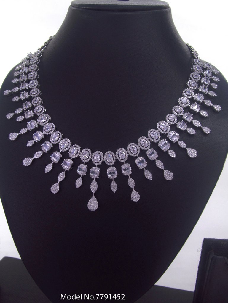 Traditional Zirconia Jewelry Set for Classy Women