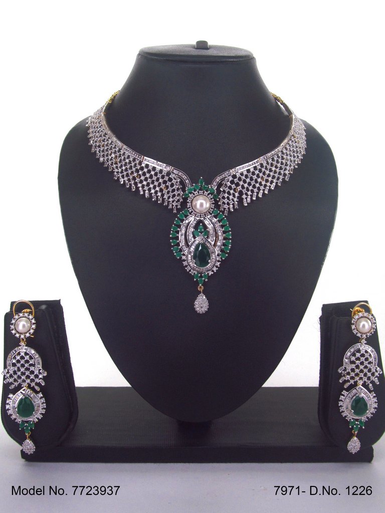 Traditional Zirconia Jewelry Set for Classy Women