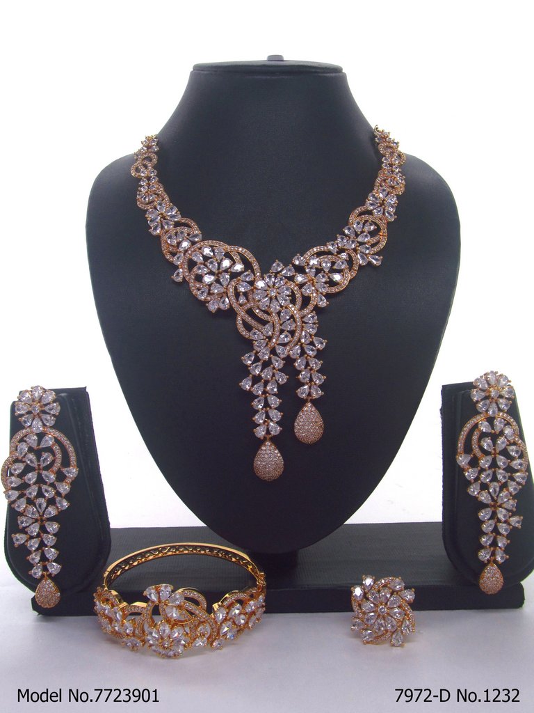Amazing Traditional Jewelry Set