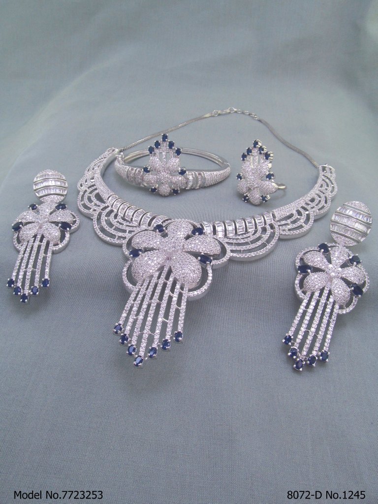 Western Necklace set