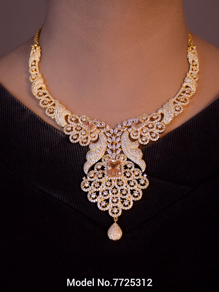 Traditional Necklaces in Trend