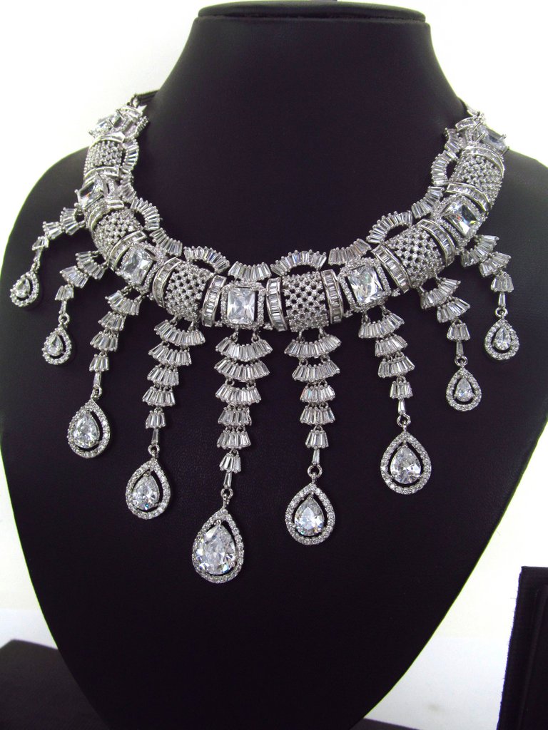 Traditional Necklaces in Trend