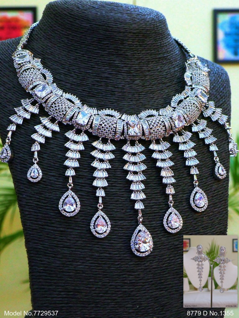 Necklace Designed by Passionate Craftsmen !