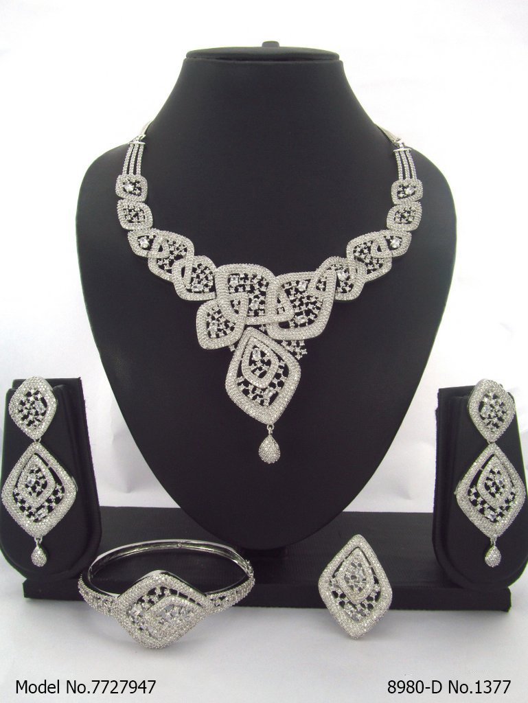 Wholesale Traditional Necklace Set