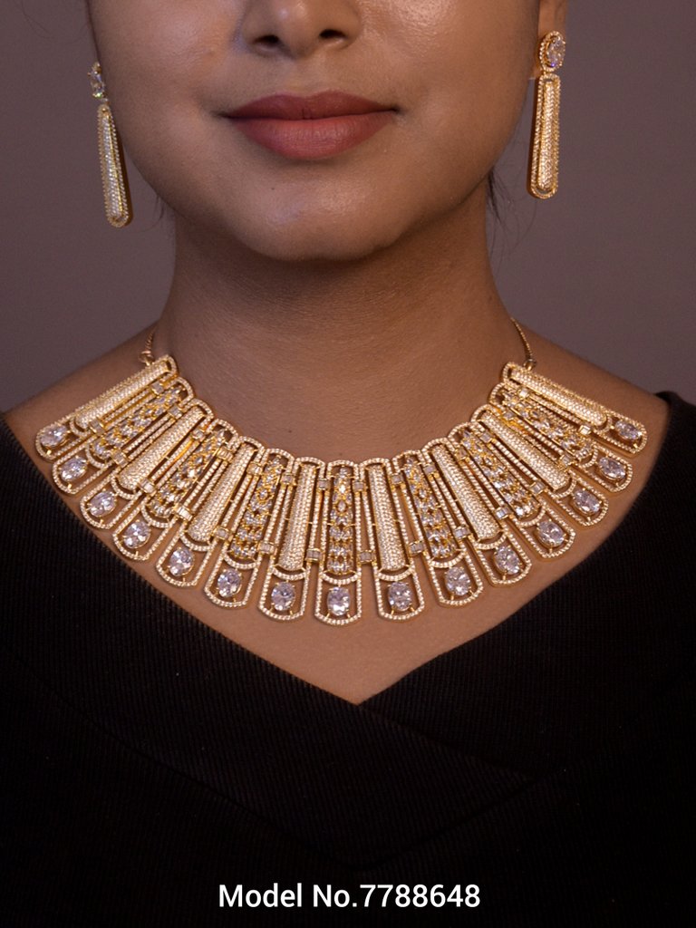 Traditional Necklaces in Trend