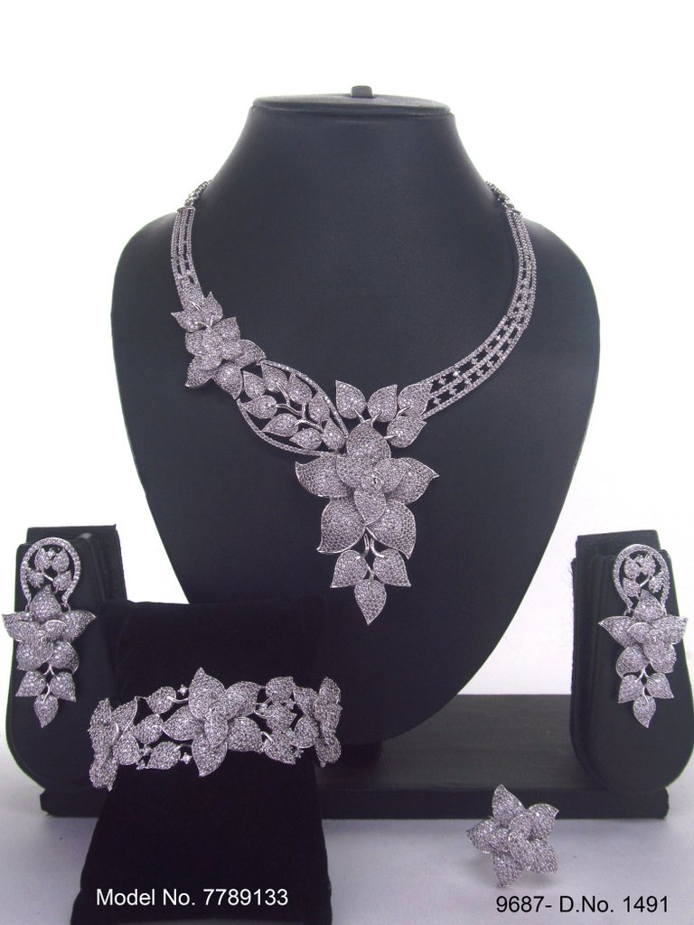 Trendy Traditional Necklace Set | Ideal Birthday Gift