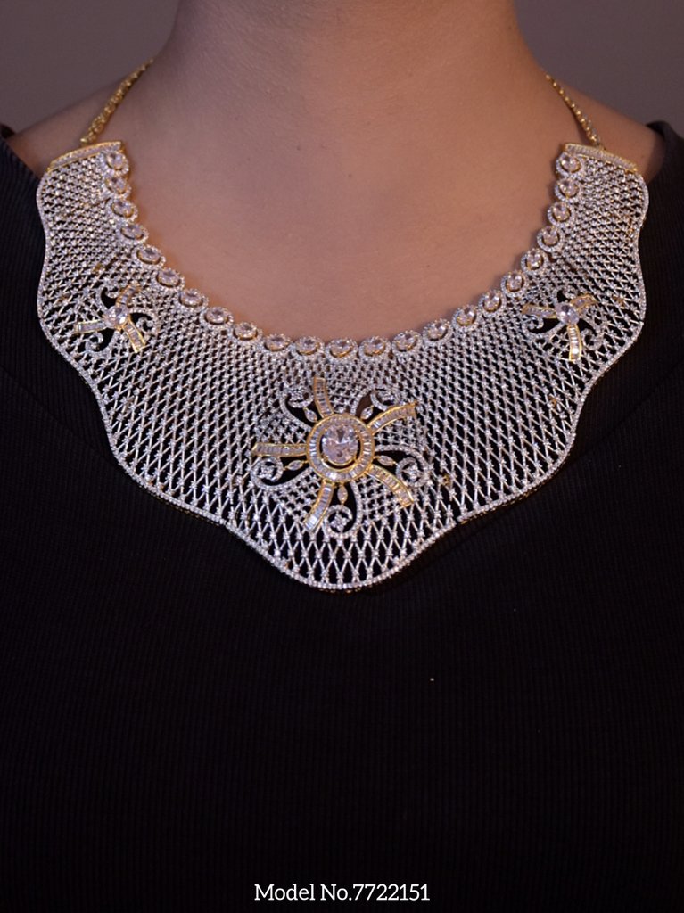 Traditional Necklaces in Trend