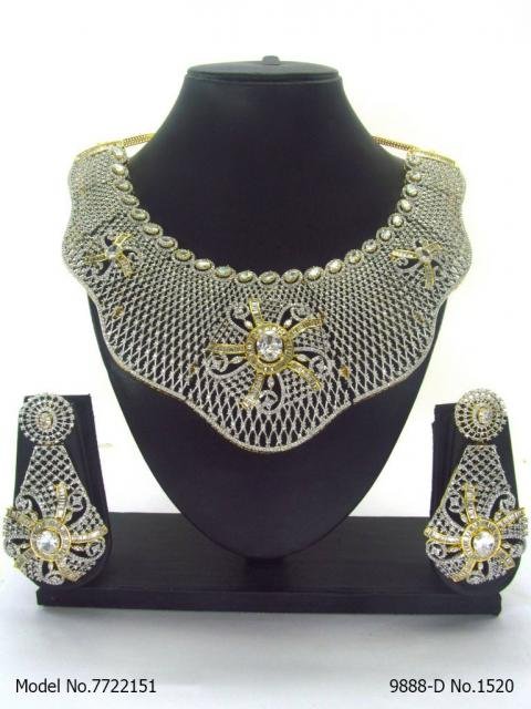 Traditional Necklaces in Trend