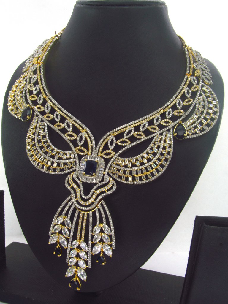 Traditional Necklaces in Trend