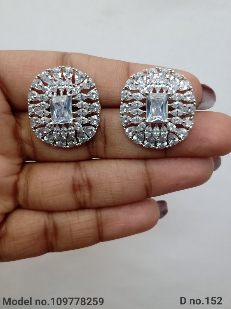 Earrings made of Cubic Zircons