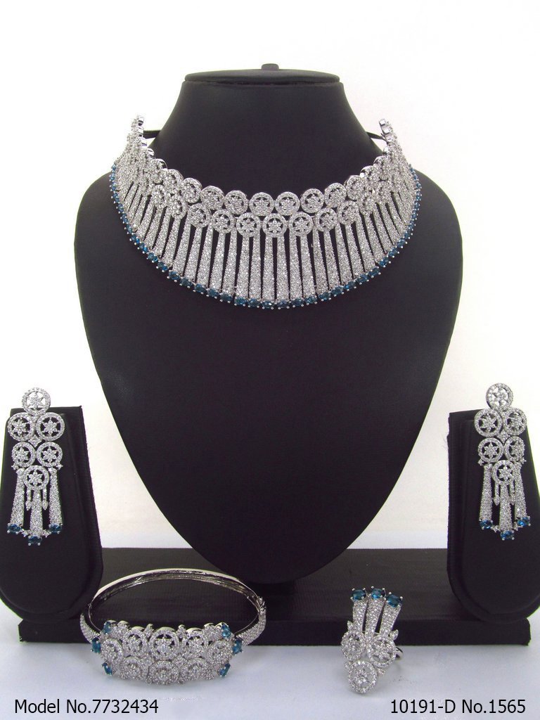 Trendy Fashion Jewellery Set