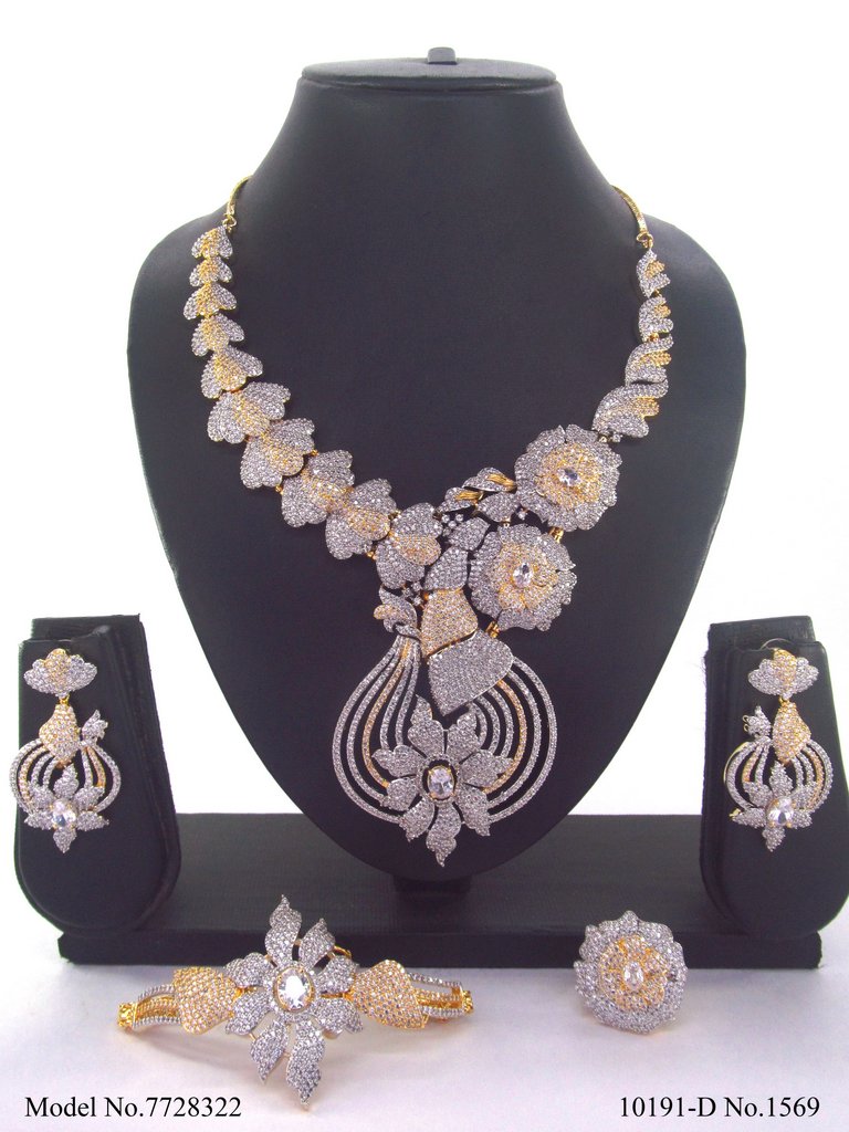 Amazing Traditional Jewelry Set