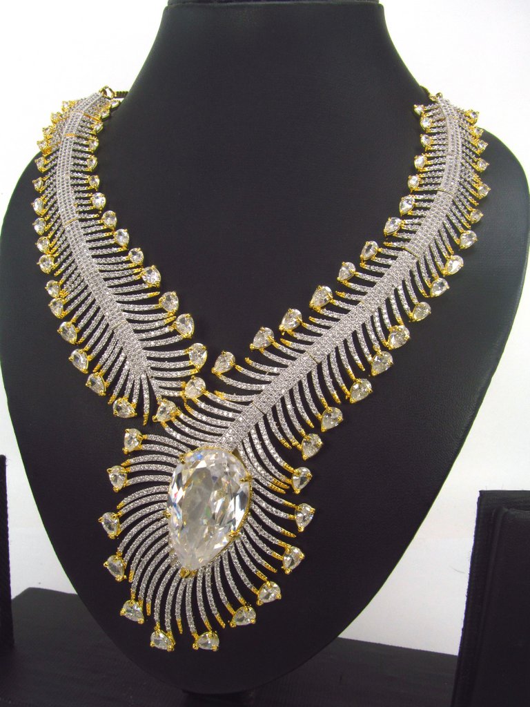 Traditional Necklaces in Trend