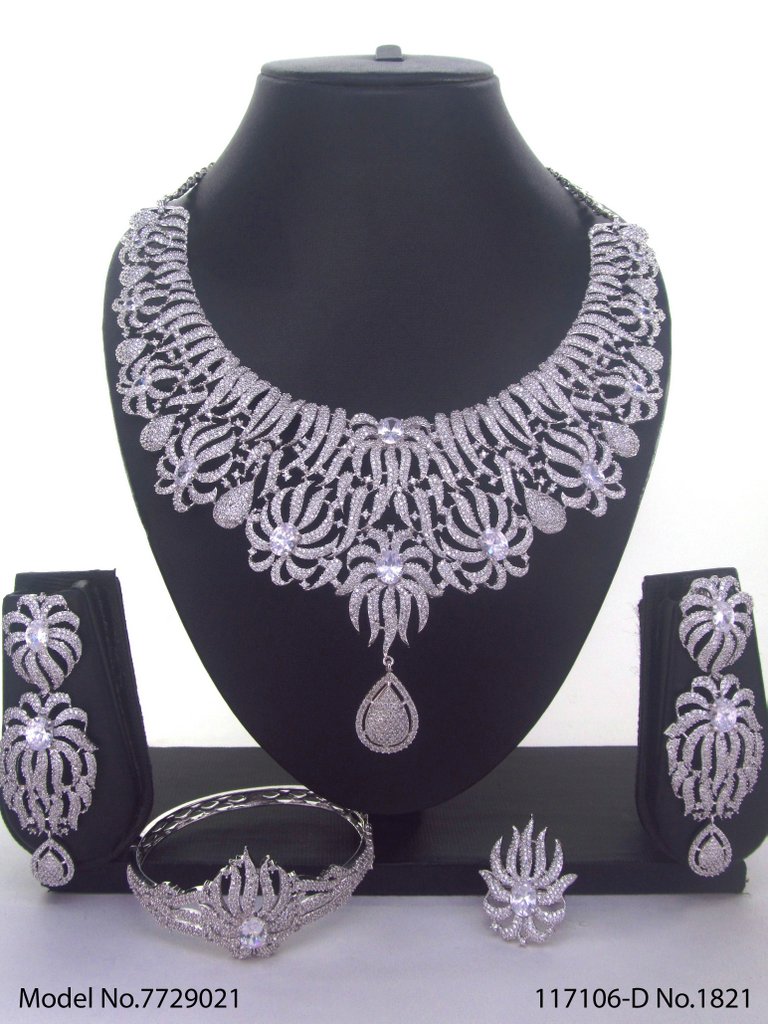 Designer Jewelry in Wholesale