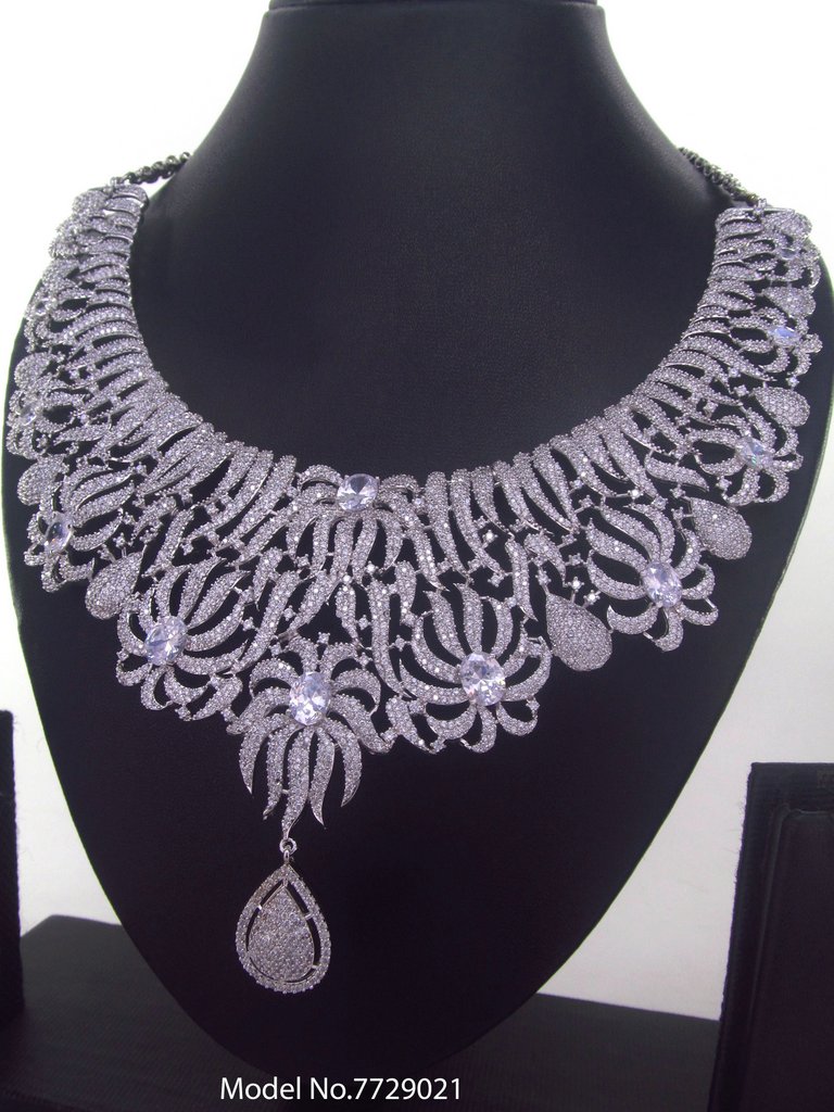 Designer Jewelry in Wholesale