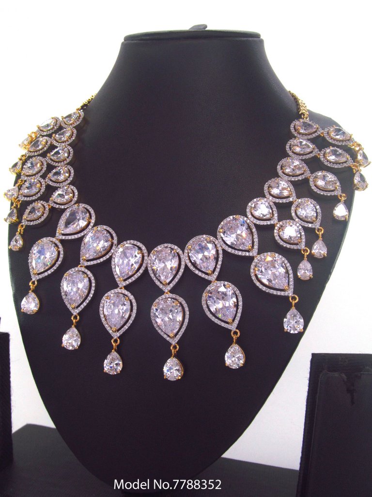 Necklace Designed by Passionate Craftsmen !