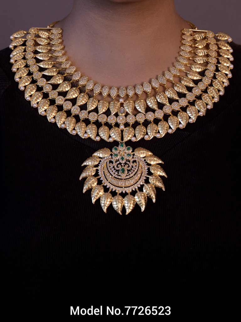 Traditional Necklaces in Trend