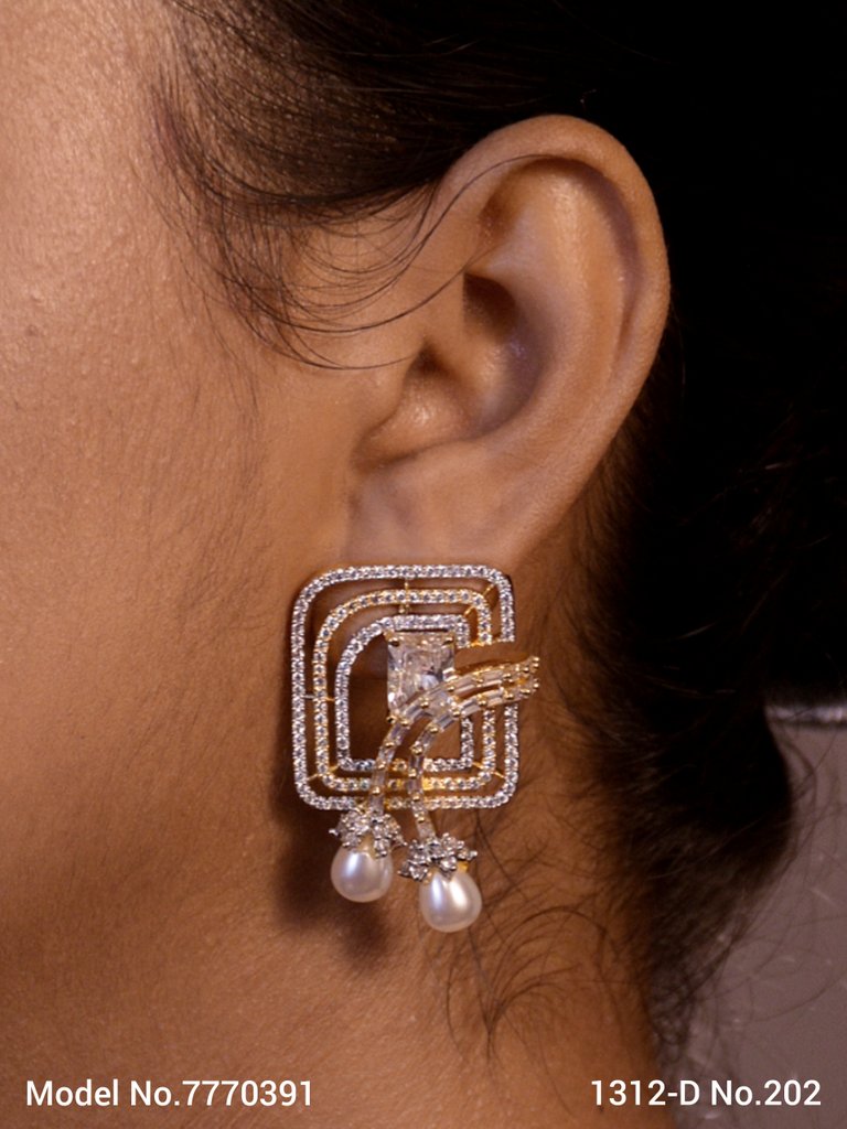 Earrings | Popular in US, Asia