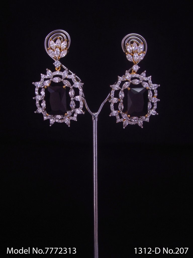 Earrings made of Cubic Zircons