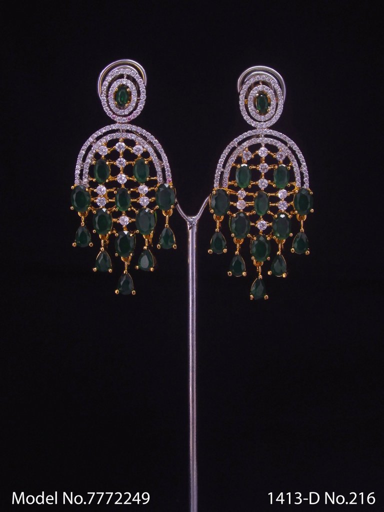 Zircon Earrings can be a Gift