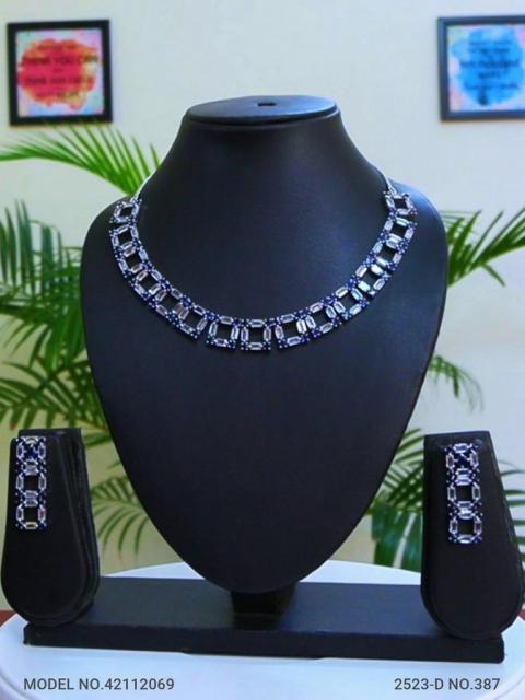 Necklace Set crafted for bold Women