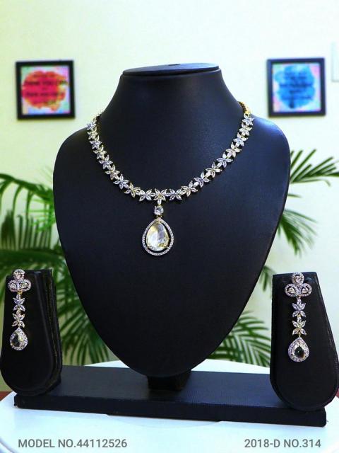 Fine Fashion Classic Necklace Set