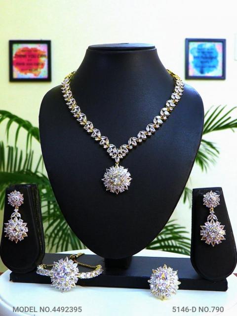 Fashion Necklace Set | Artificial Diamonds / Zircons