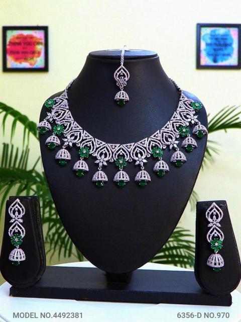 Traditional Zirconia Jewelry Set for Classy Women