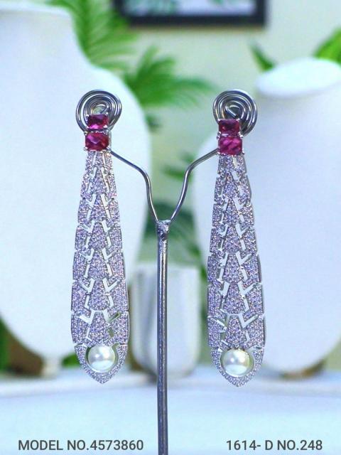 Zircon Earrings can be a Gift