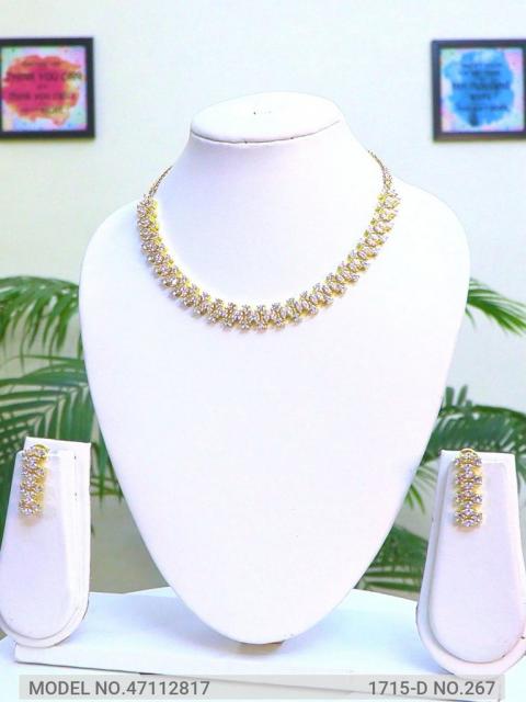 eye catchy Necklace set