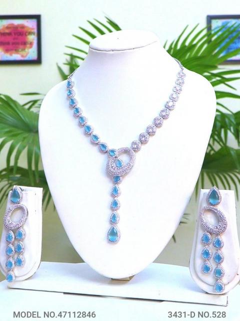 eye catchy Necklace set