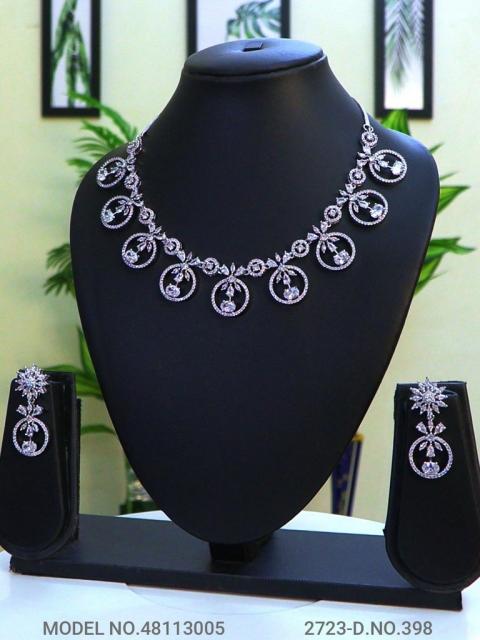 Fine Fashion Classic Necklace Set