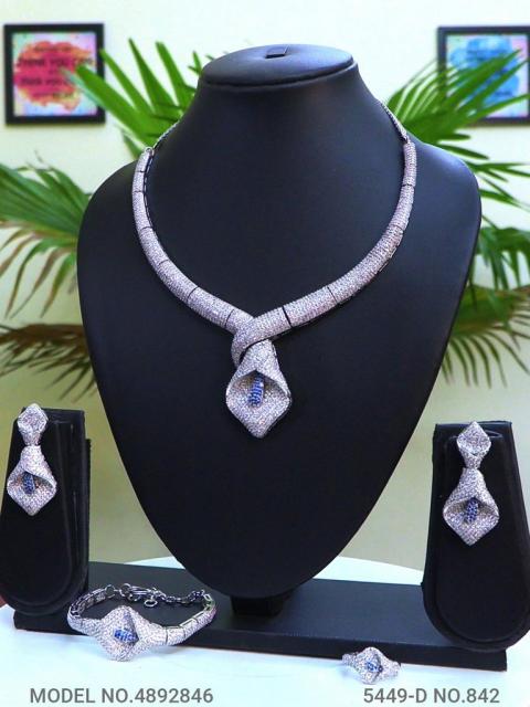 Traditional American Diamond Set