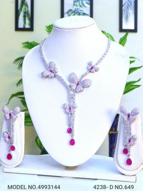 Traditional Zirconia Jewelry Set for Classy Women