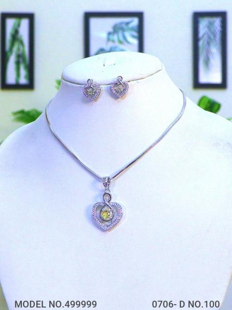 Diamond Replica Pendant Set |