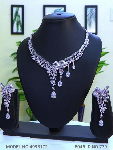 Traditional yet Trendy Design | Ideal for your Parties !