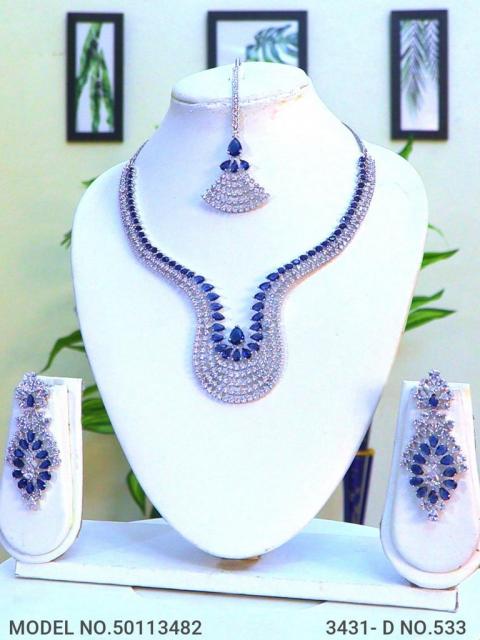 Classic Jewelry Set