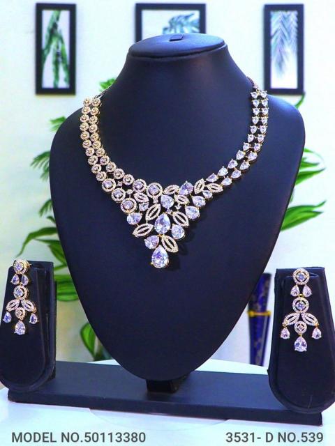 eye catchy Necklace set