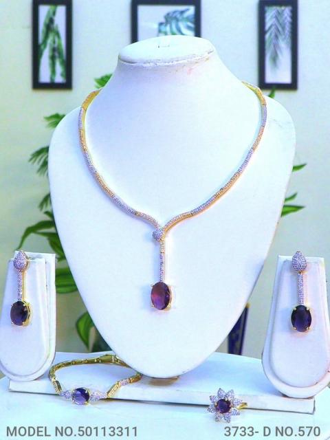Be a Showstopper in any Party !