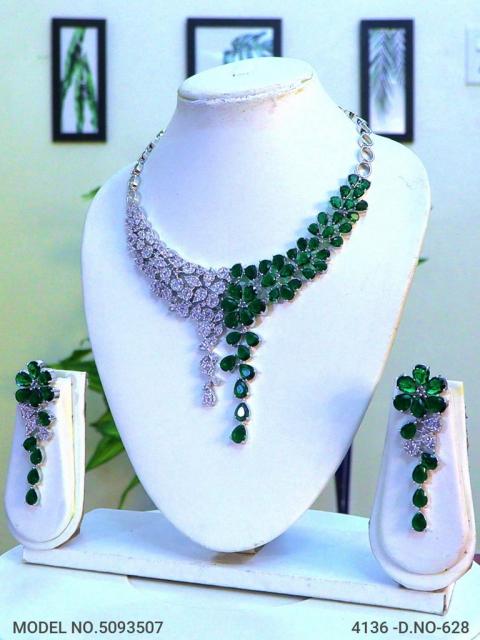 Traditional Necklaces in Trend