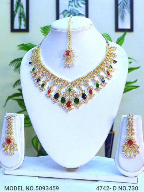 Traditional Zirconia Jewelry Set for Classy Women