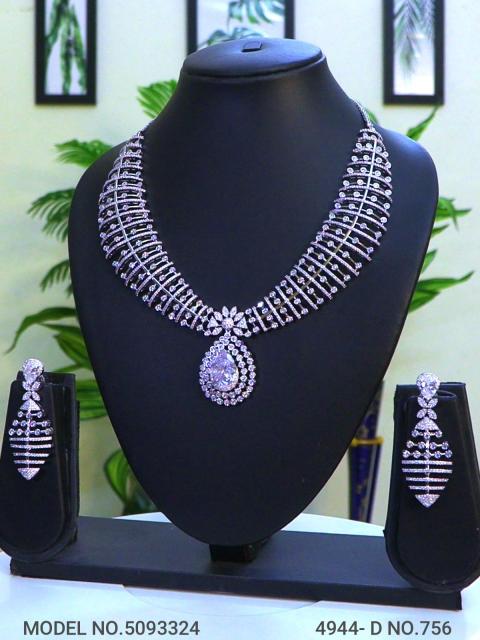 Necklace Designed by Passionate Craftsmen !