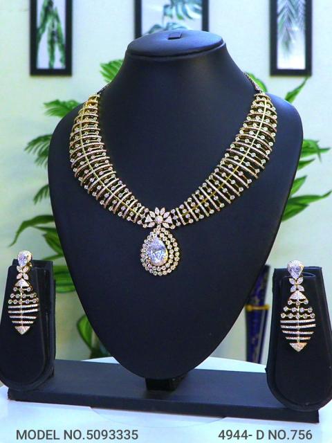 Bridesmaid Necklace Set for Traditional Weddings